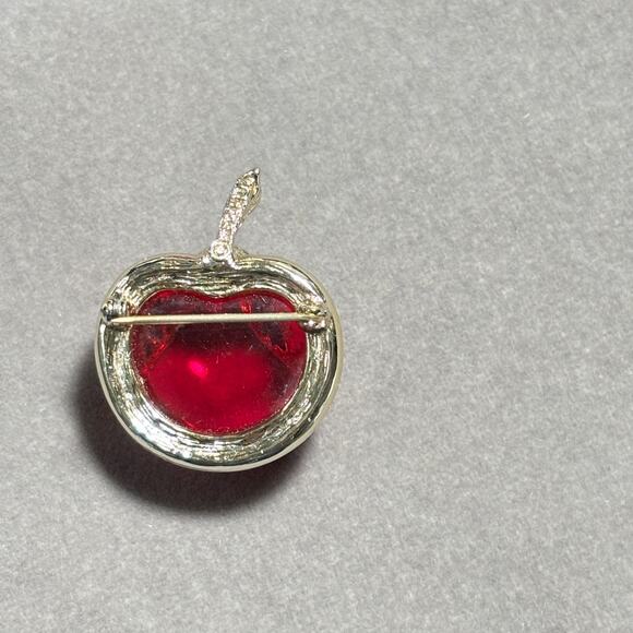 Vintage Sarah Coventry Pink Red Lucite Gold Tone Domed Apple Pin Brooch - Picture 11 of 15